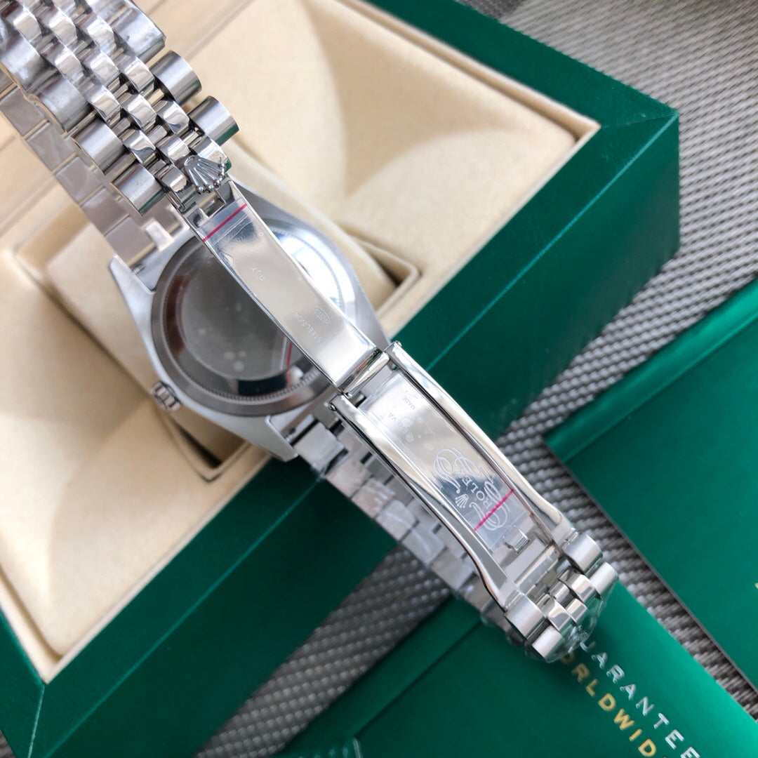 롤렉스 서브마리너 데이트 '흑콤' 41mm 블랙 다이얼 블랙 세라크롬 베젤 오이스터 브레슬릿