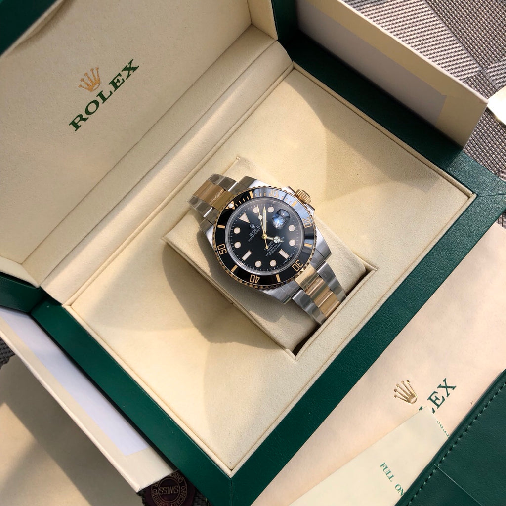 롤렉스 서브마리너 데이트 '흑콤' 41mm 블랙 다이얼 블랙 세라크롬 베젤 오이스터 브레슬릿