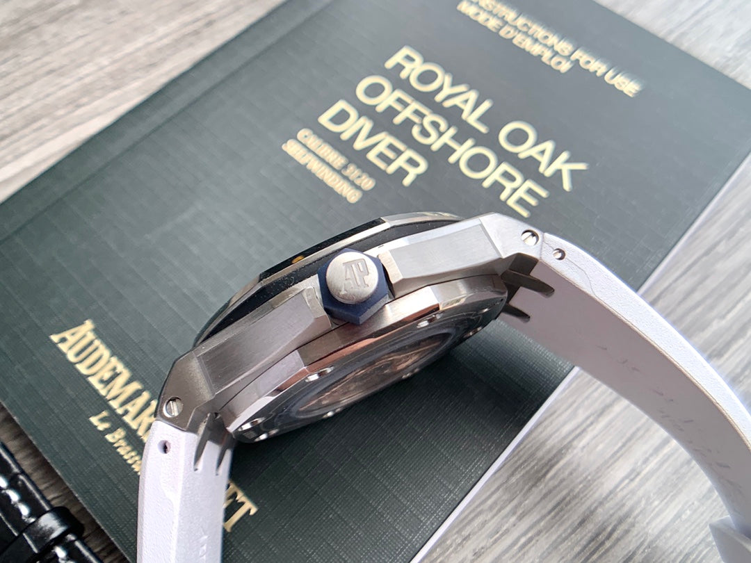 오데마피게 로얄오크 오프쇼어 다이버 화이트 42mm