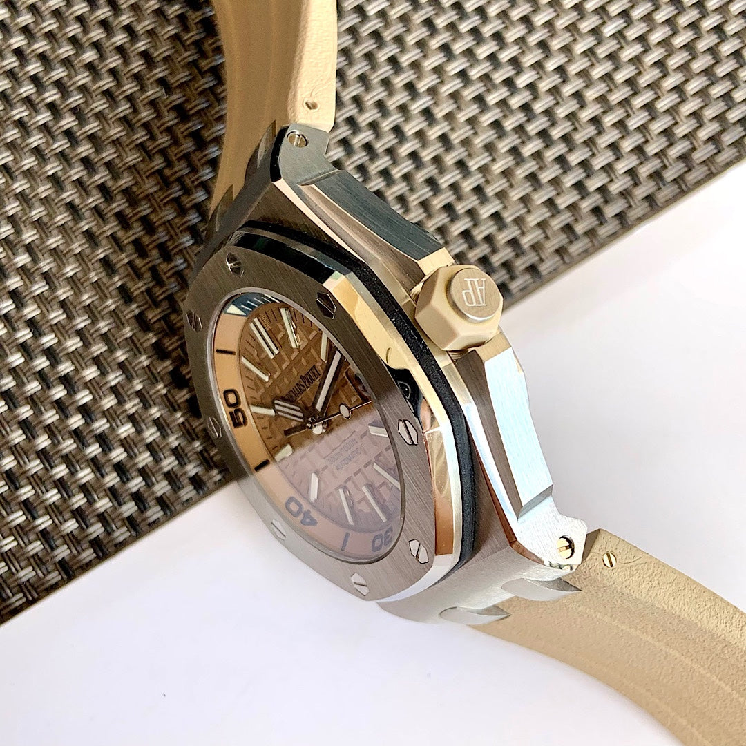 오데마피게 로얄오크 오프쇼어 다이버 베이지 42mm