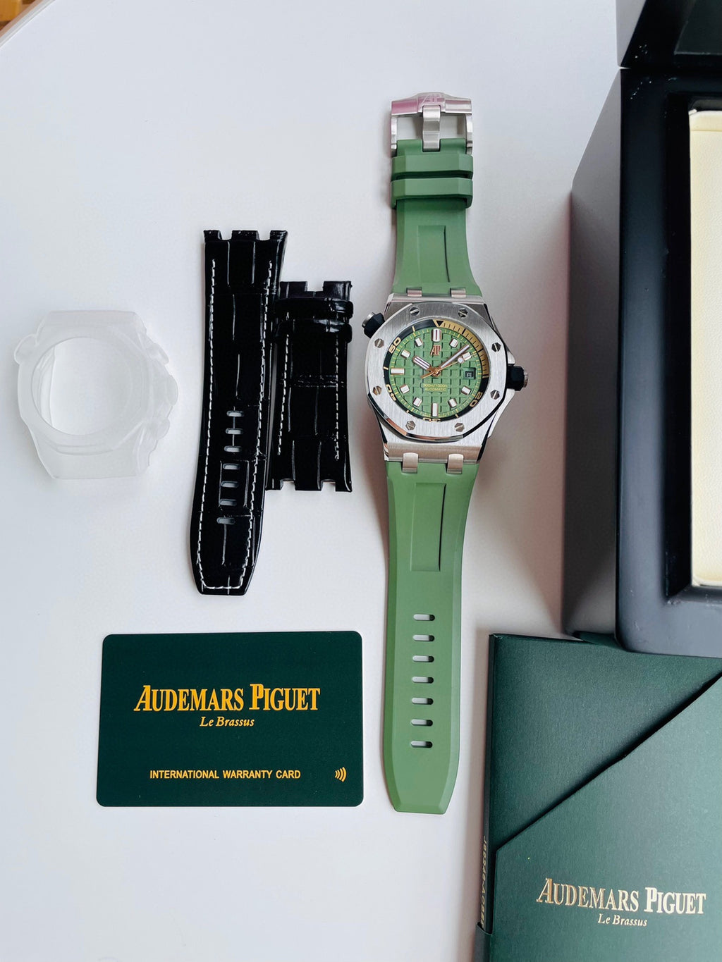 오데마피게 그린 로얄오크 오프쇼어 42mm 다이버