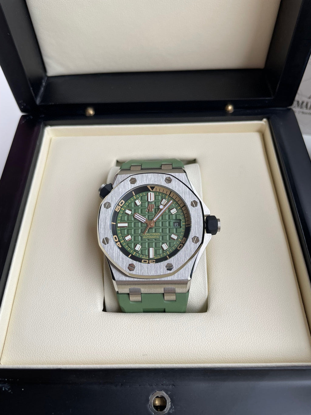 오데마피게 그린 로얄오크 오프쇼어 42mm 다이버