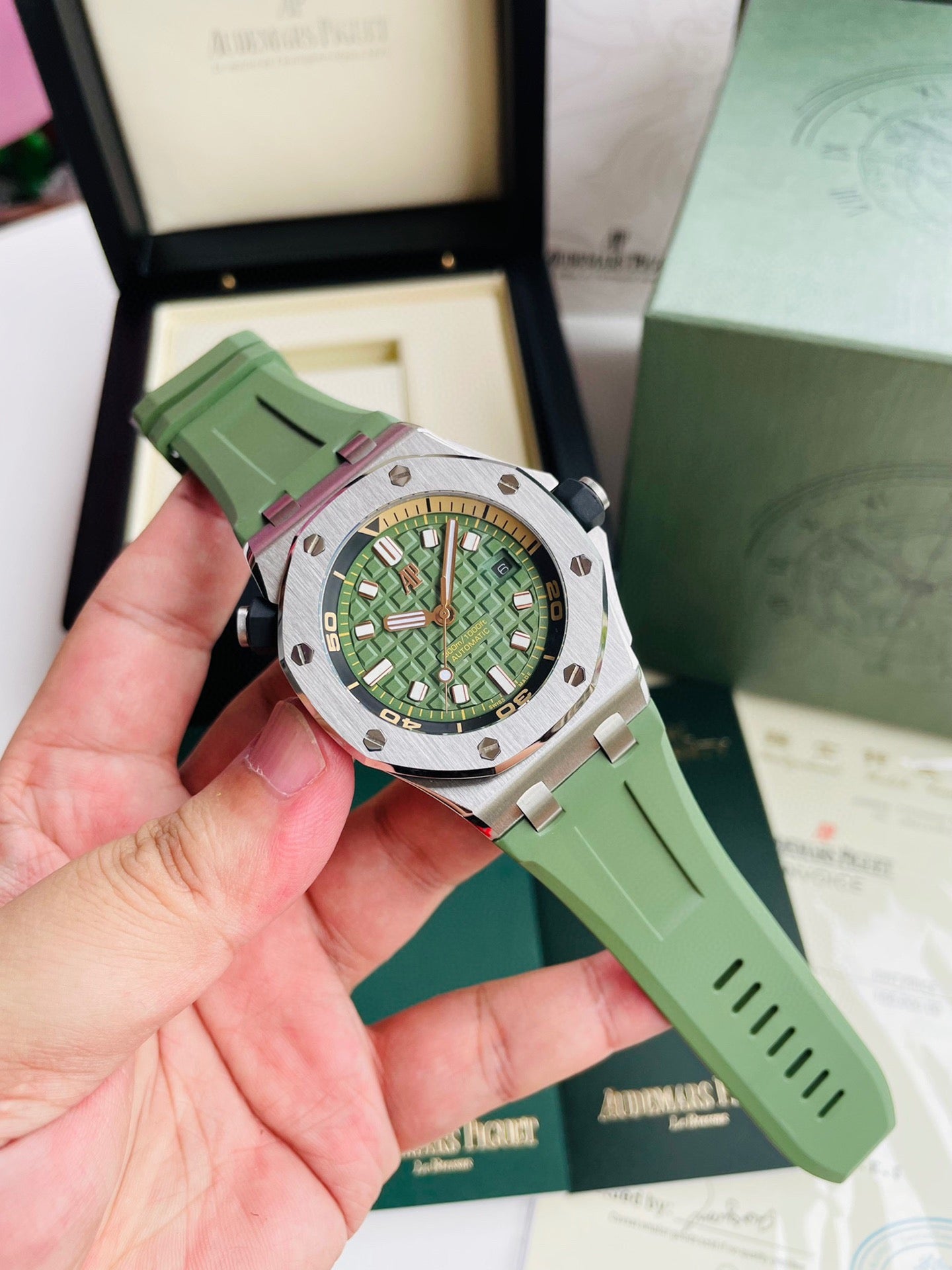 오데마피게 그린 로얄오크 오프쇼어 42mm 다이버