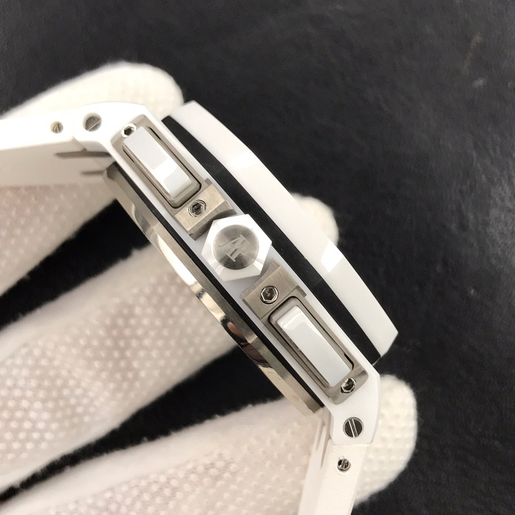 오데마피게 화이트 로얄오크 오프쇼어 44mm 화이트 세라믹