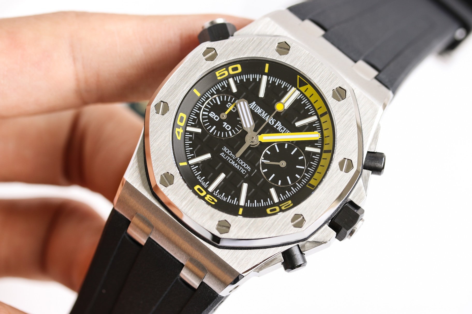 오데마피게 로얄오크 오프쇼어 다이버 크로노그래프 검판 42mm