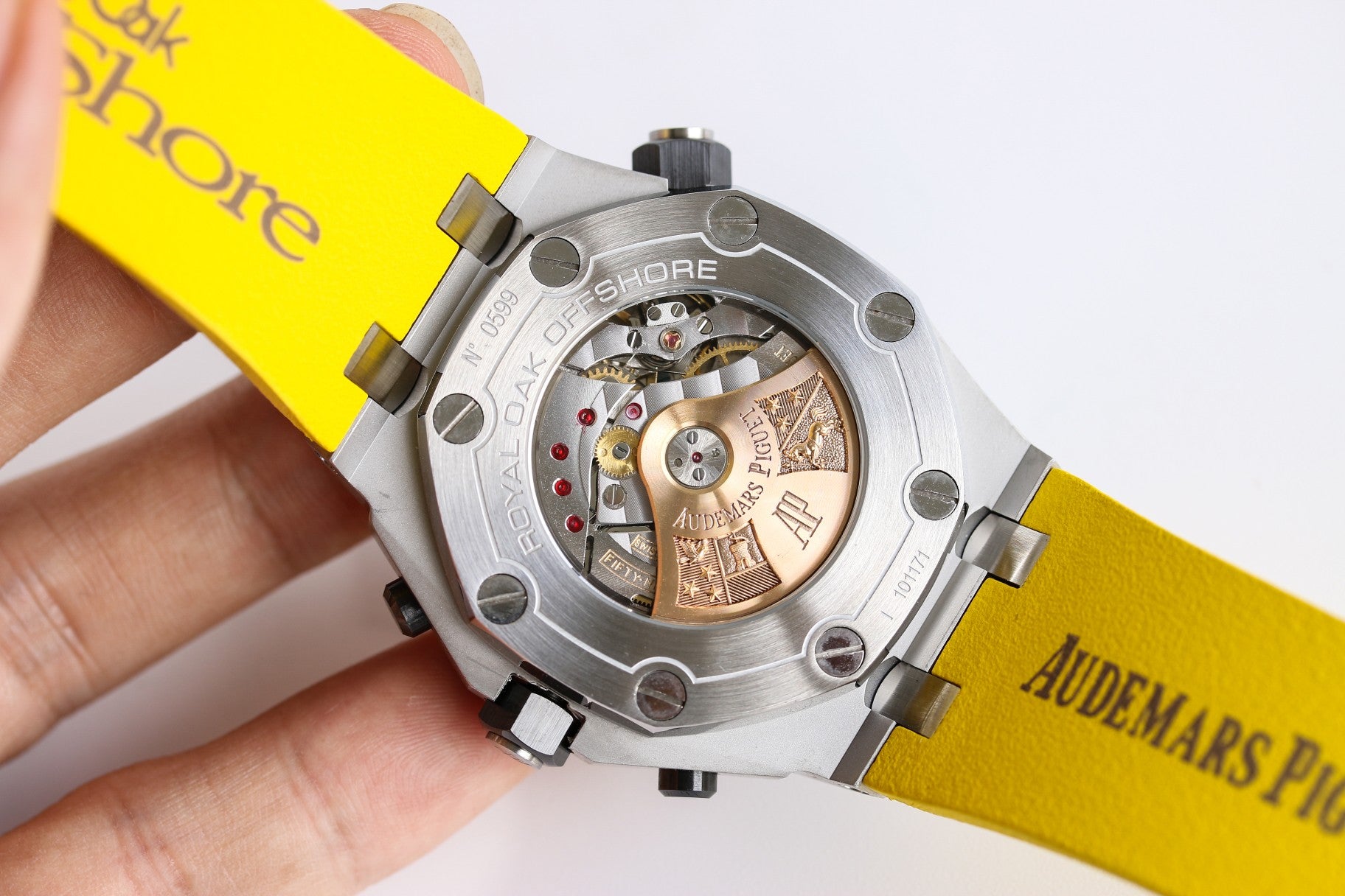 오데마피게 로얄오크 오프쇼어 다이버 크로노그래프 옐로우 42mm