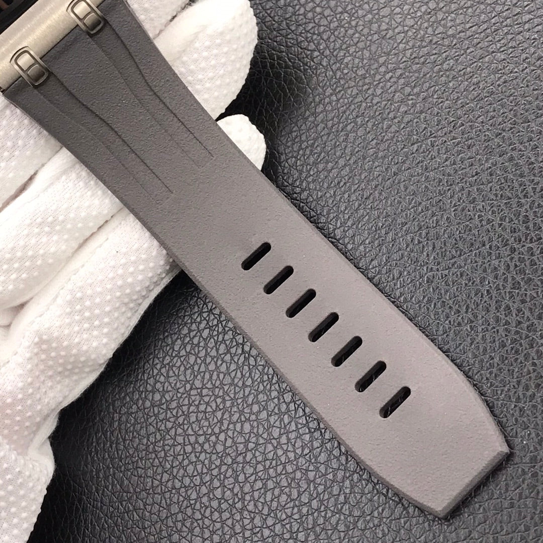 오데마피게 그레이 로얄오크 오프쇼어 44mm 슈마허