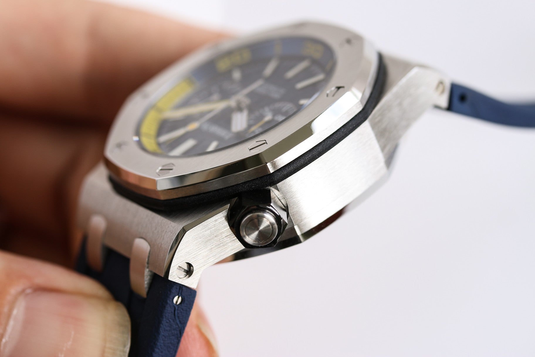 오데마피게 로얄오크 오프쇼어 다이버 크로노그래프 블루 42mm