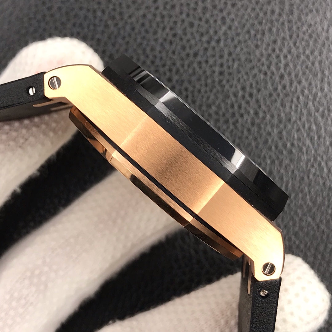 오데마피게 로즈골드 로얄오크 오프쇼어 44mm 검판