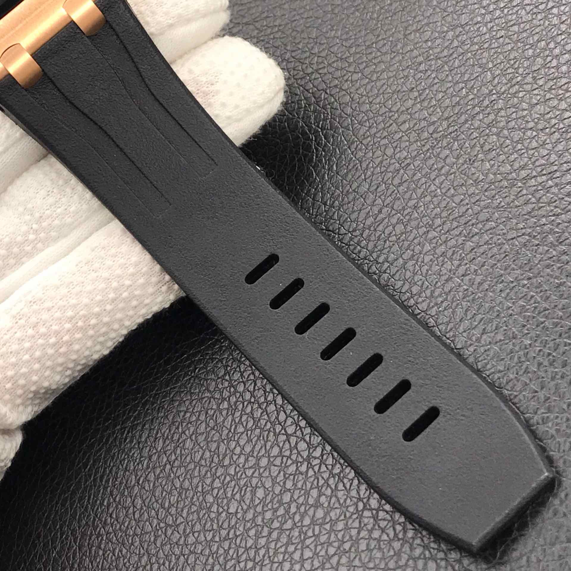 오데마피게 로즈골드 로얄오크 오프쇼어 44mm 검판
