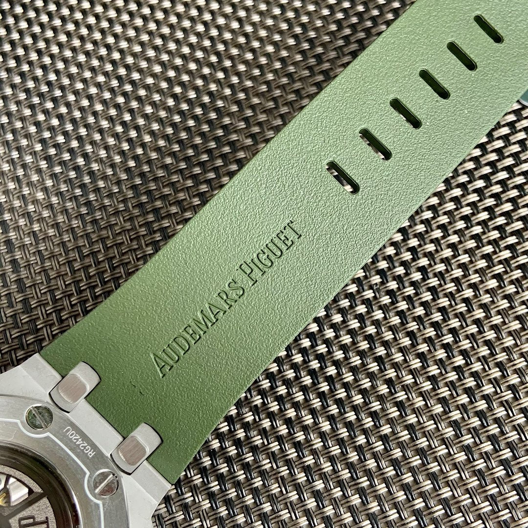 오데마피게 로얄오크 오프쇼어 다이버 카키그린 42mm