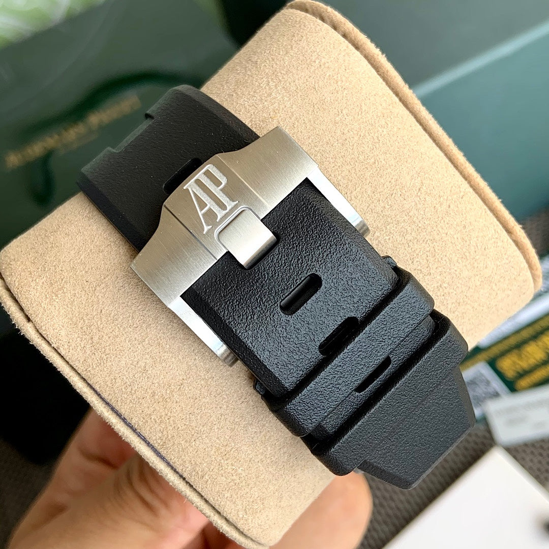 오데마피게 로얄오크 오프쇼어 다이버 검판 42mm