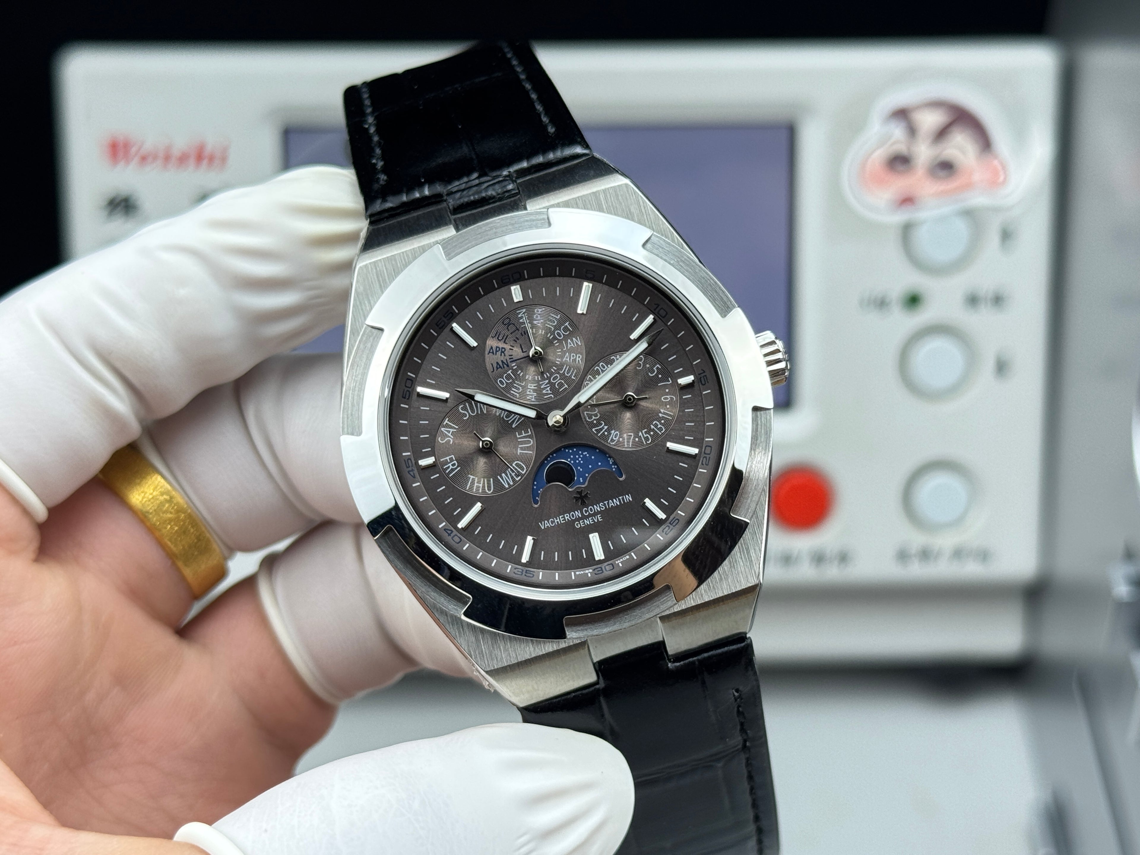 바쉐론 콘스탄틴 오버시즈 듀얼타임 문페이즈 41mm (실버 / 블랙)