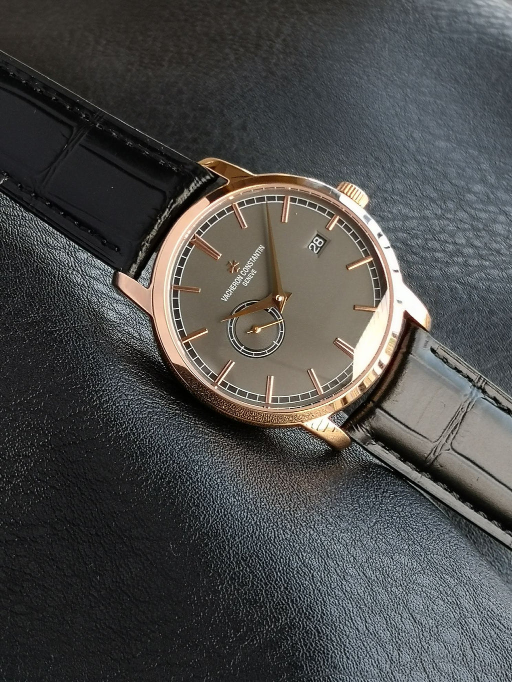 바쉐론 콘스탄틴 트래디셔널 핑크 골드 38mm 드레스 워치