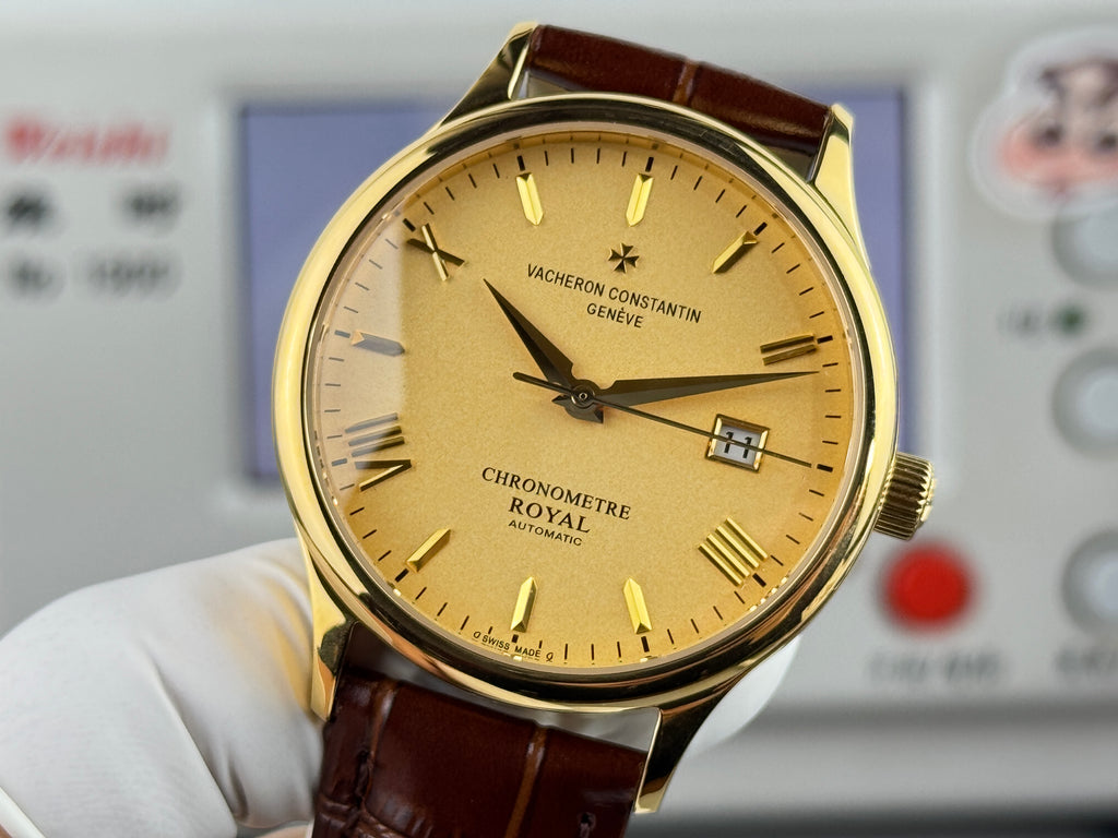 바쉐론 콘스탄틴 패트리모니 옐로우 골드 샴페인 34mm 크로노미터 로얄