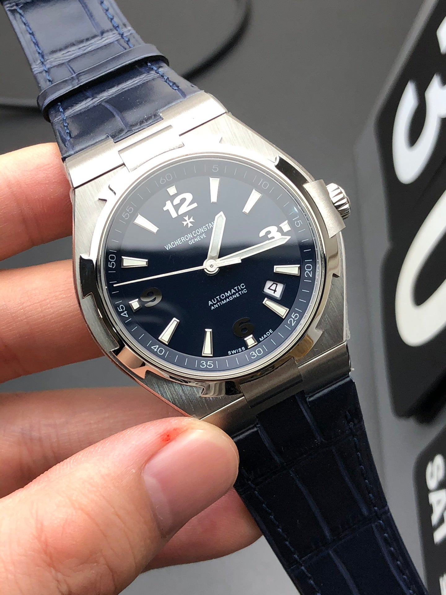 바쉐론 콘스탄틴 오버시즈 블루 42mm 오버시즈