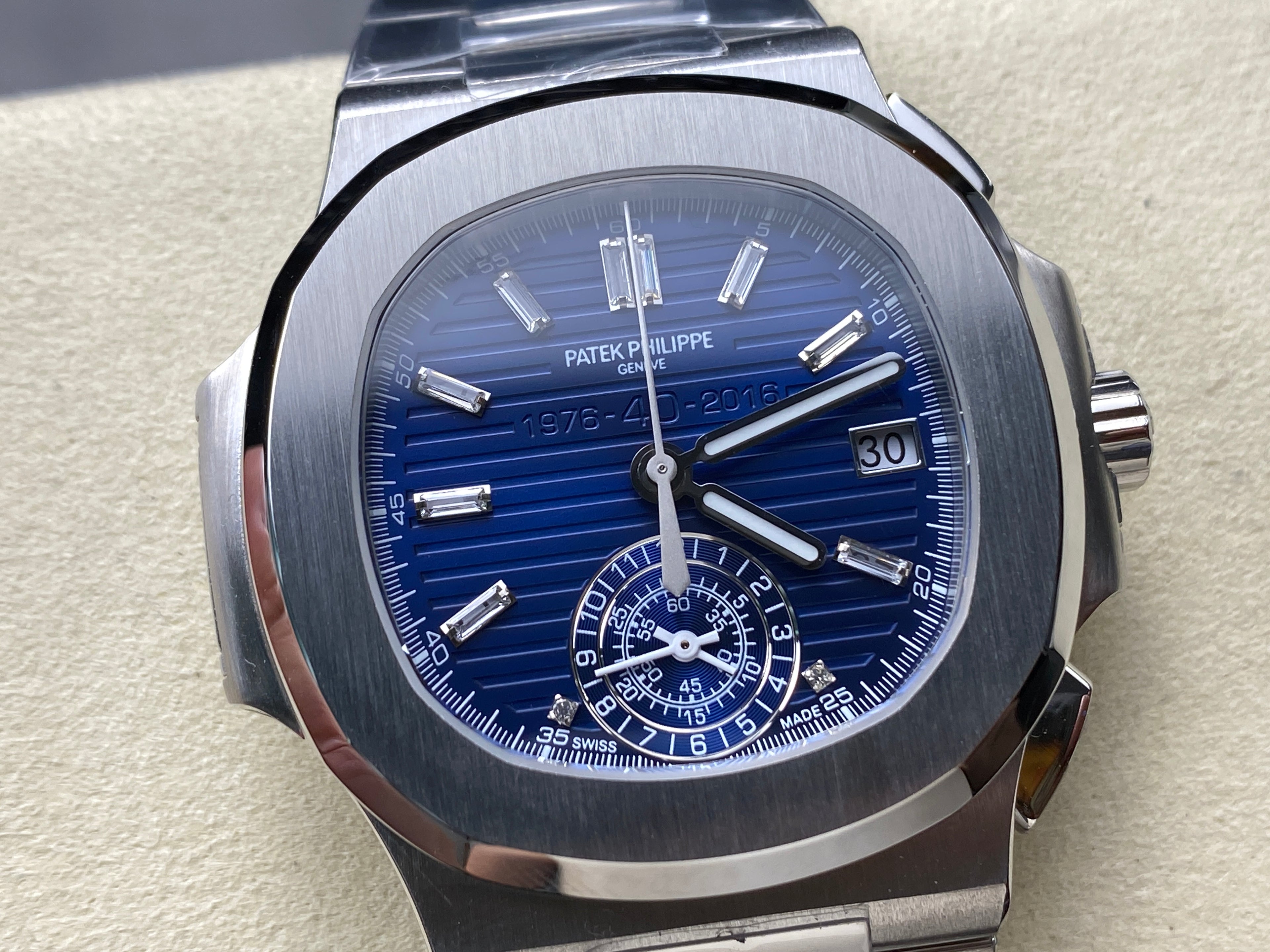 파텍필립 컴플리케이션 '플래티넘 & 바게트 다이아몬드' 에디션