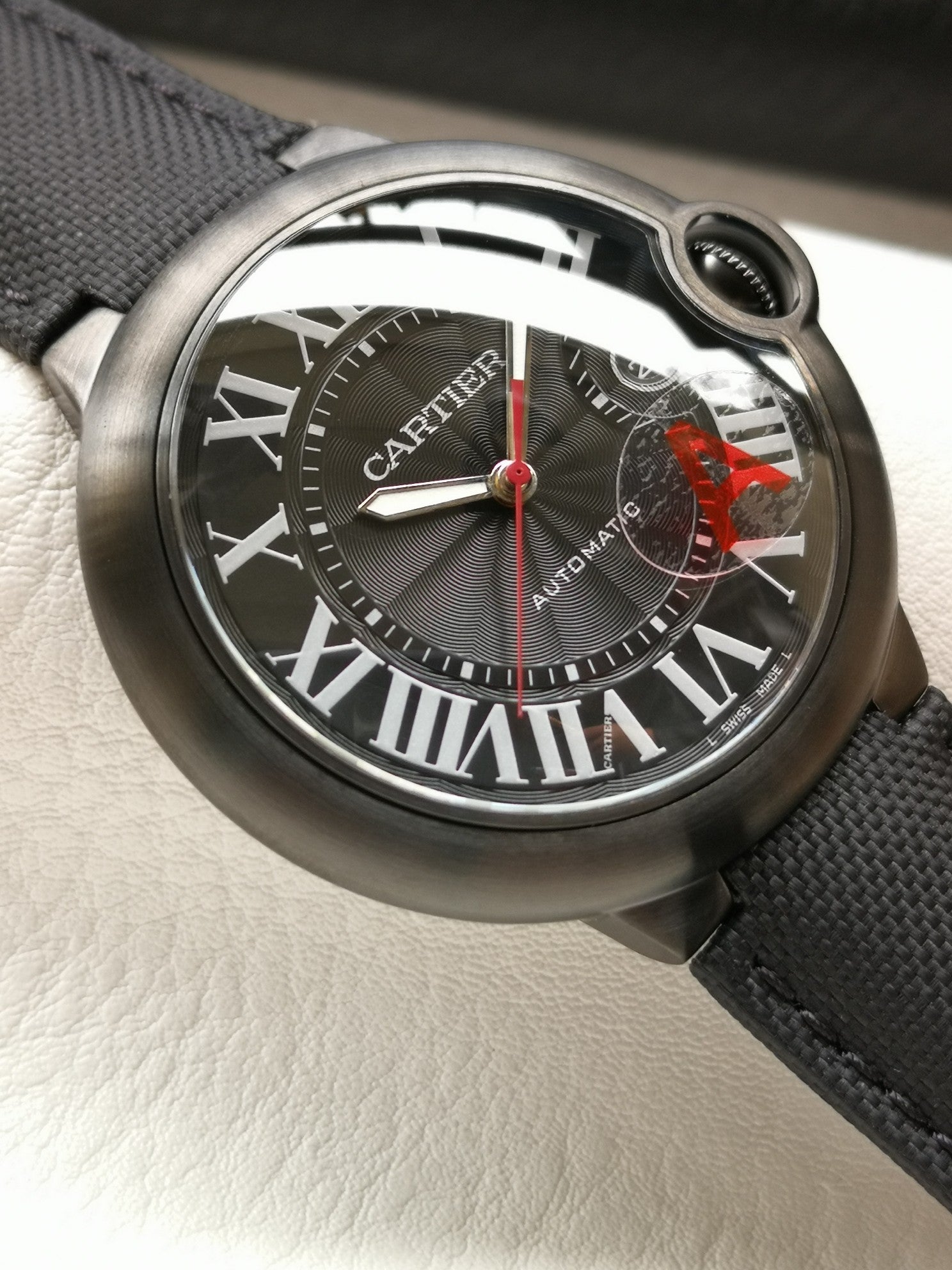 까르띠에 발롱 블루 42mm 카본 블랙