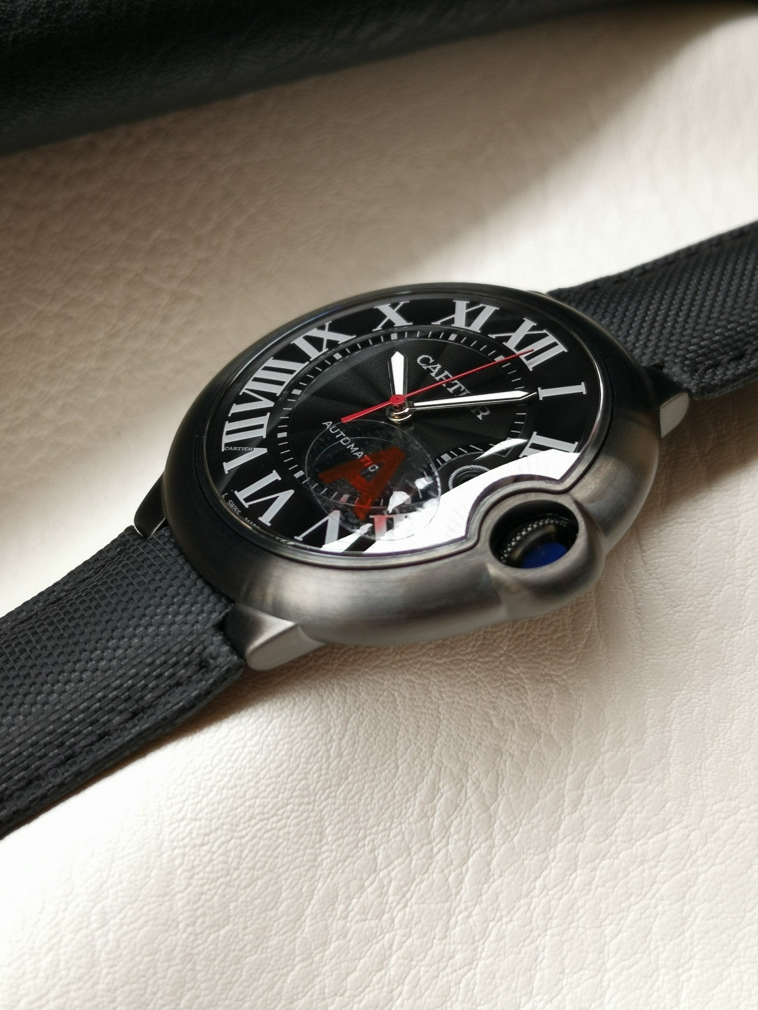 까르띠에 발롱 블루 42mm 카본 블랙