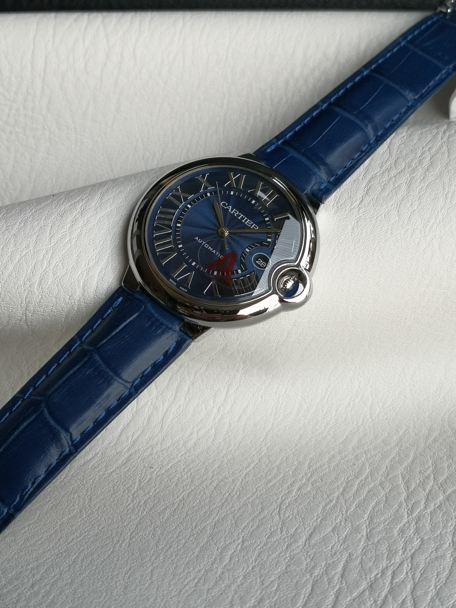까르띠에 발롱 블루 42mm 블루 레더