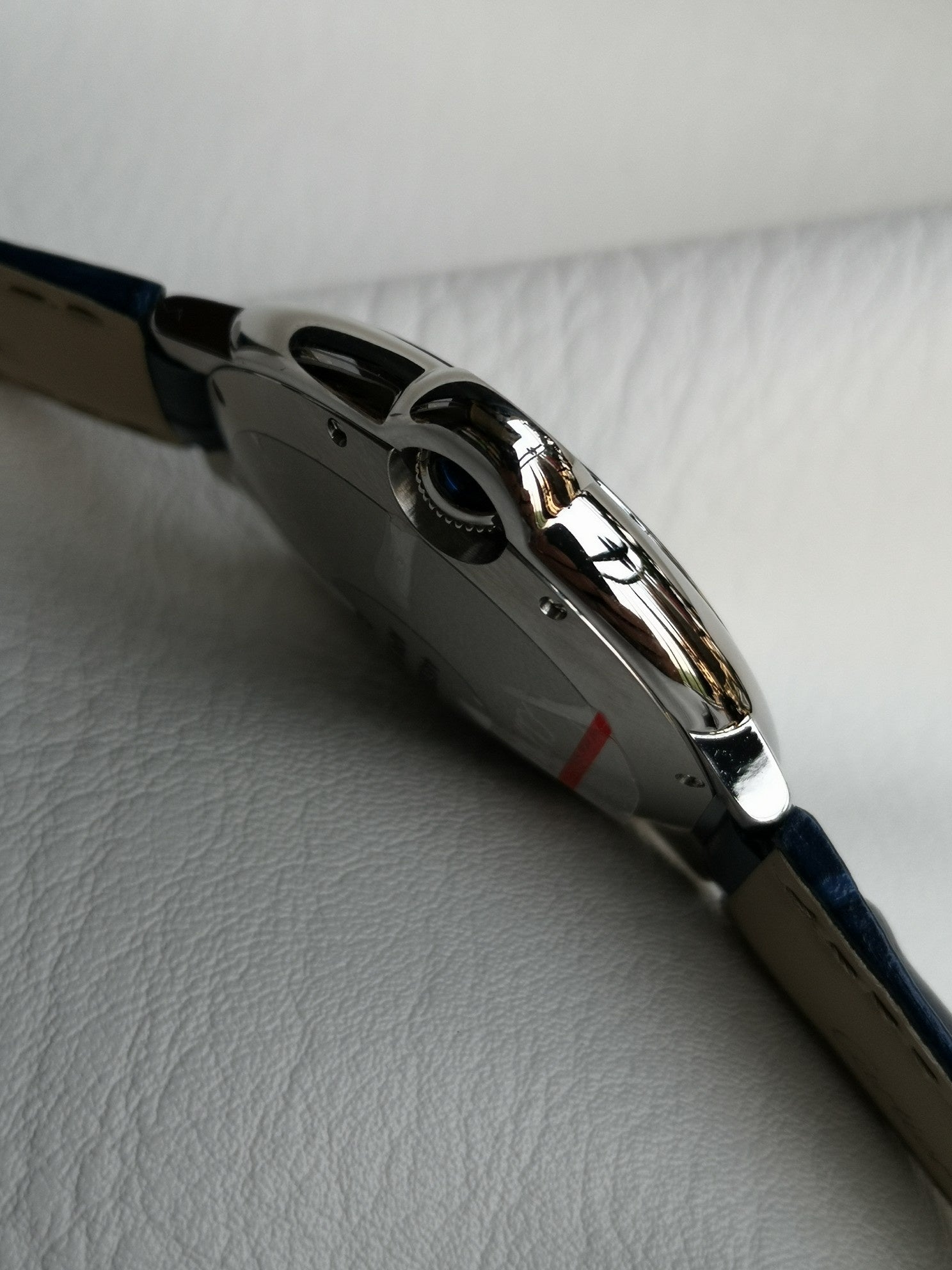 까르띠에 발롱 블루 42mm 블루 레더