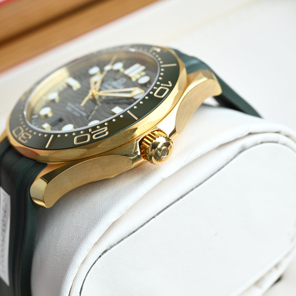 오메가 씨마스터 다이버 300 그린 금통 시계 42mm 문샤인