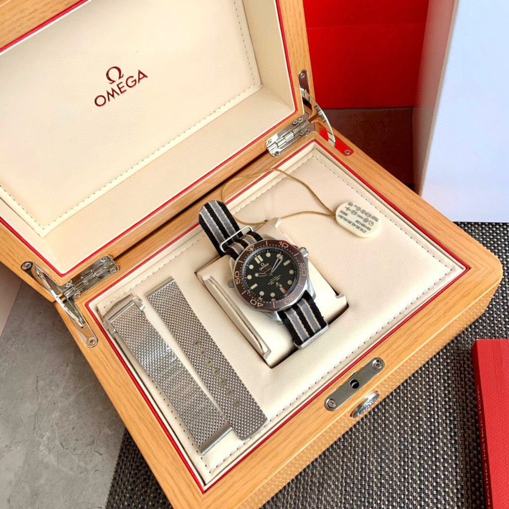 오메가 씨마스터 다이버 300 007 에디션 티타늄 시계 42mm