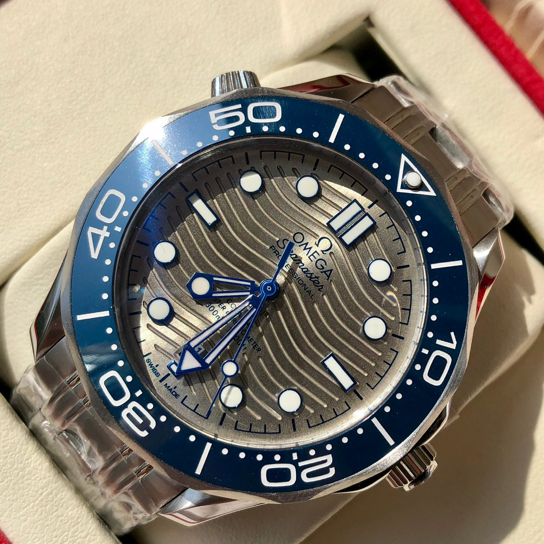오메가 씨마스터 다이버 300M 스틸 그레이 블루 42mm 회청