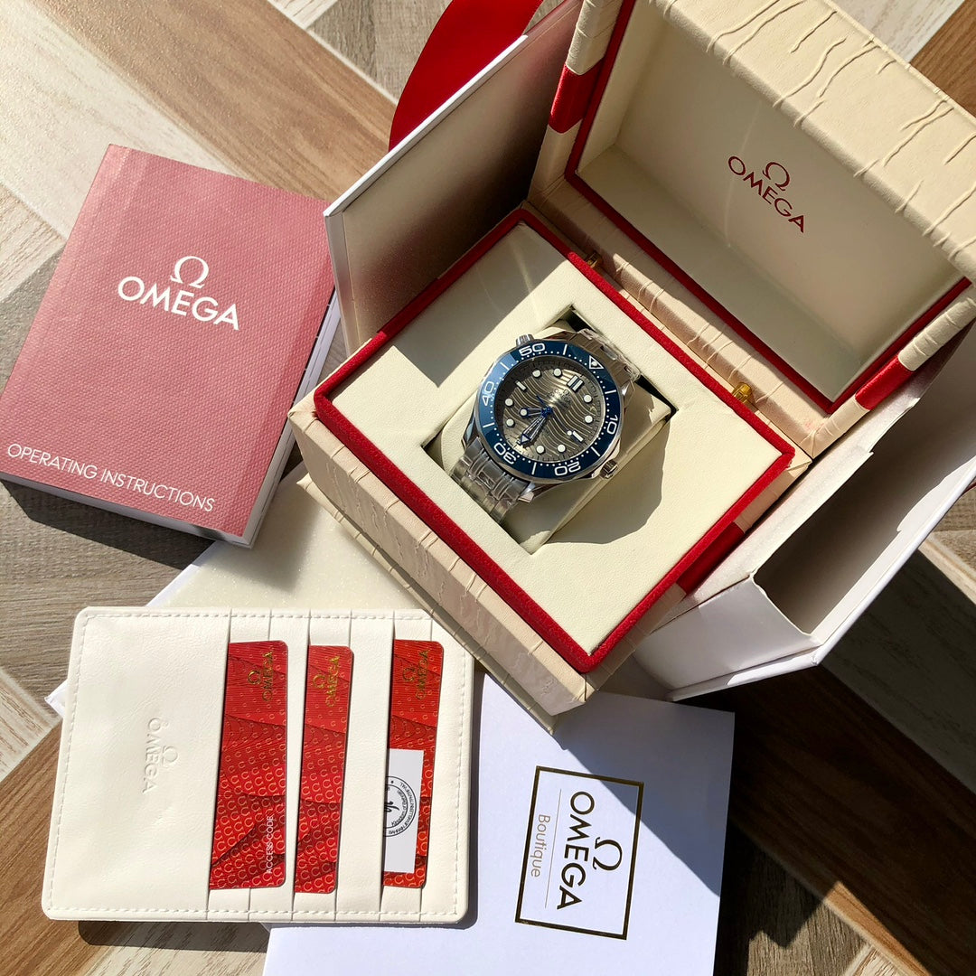 오메가 씨마스터 다이버 300M 스틸 그레이 블루 42mm 회청