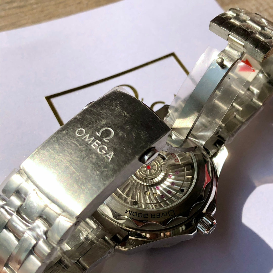 오메가 씨마스터 다이버 300M 스틸 그레이 블루 42mm 회청