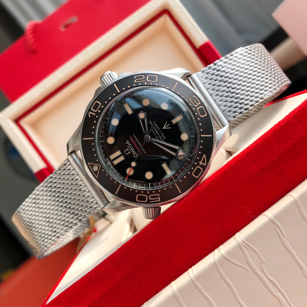 오메가 씨마스터 다이버 300M 티타늄 브라운 42mm 007 에디션