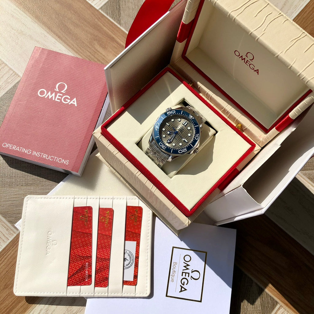오메가 씨마스터 다이버 300M 스틸 그레이 블루 42mm 회청