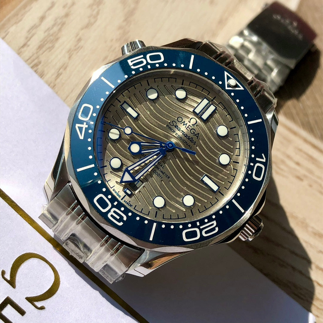 오메가 씨마스터 다이버 300M 스틸 그레이 블루 42mm 회청