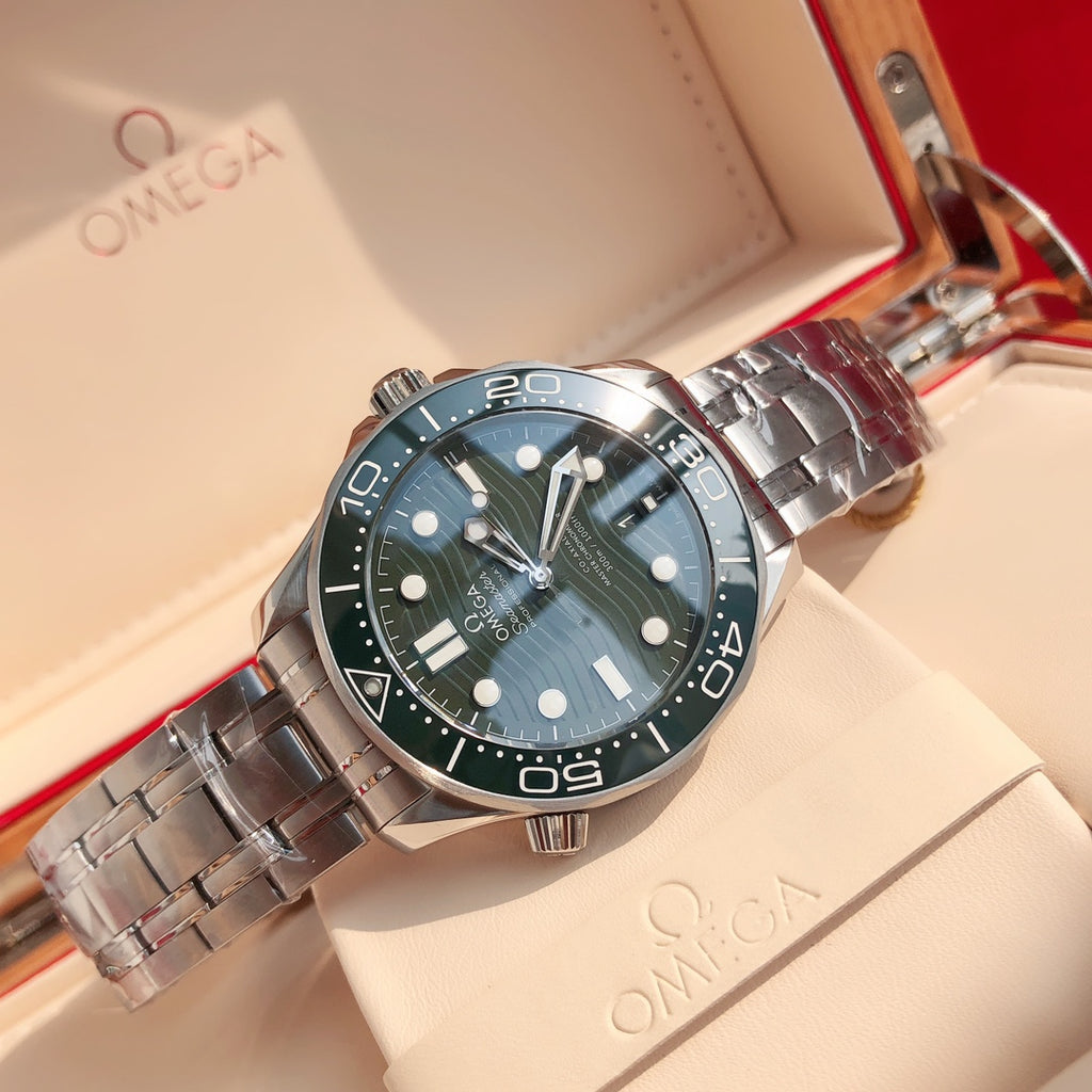 오메가 씨마스터 다이버 300M 스틸 그린 42mm 초록