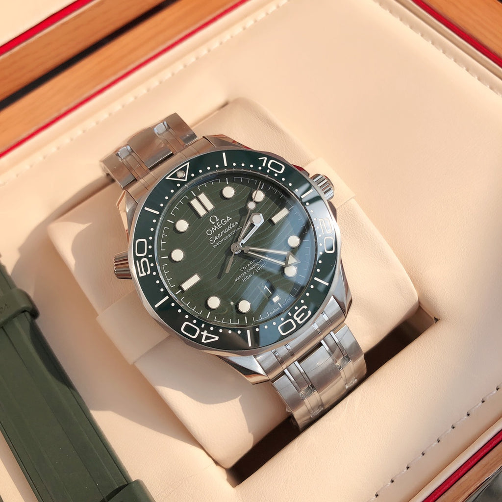 오메가 씨마스터 다이버 300M 스틸 그린 42mm 초록