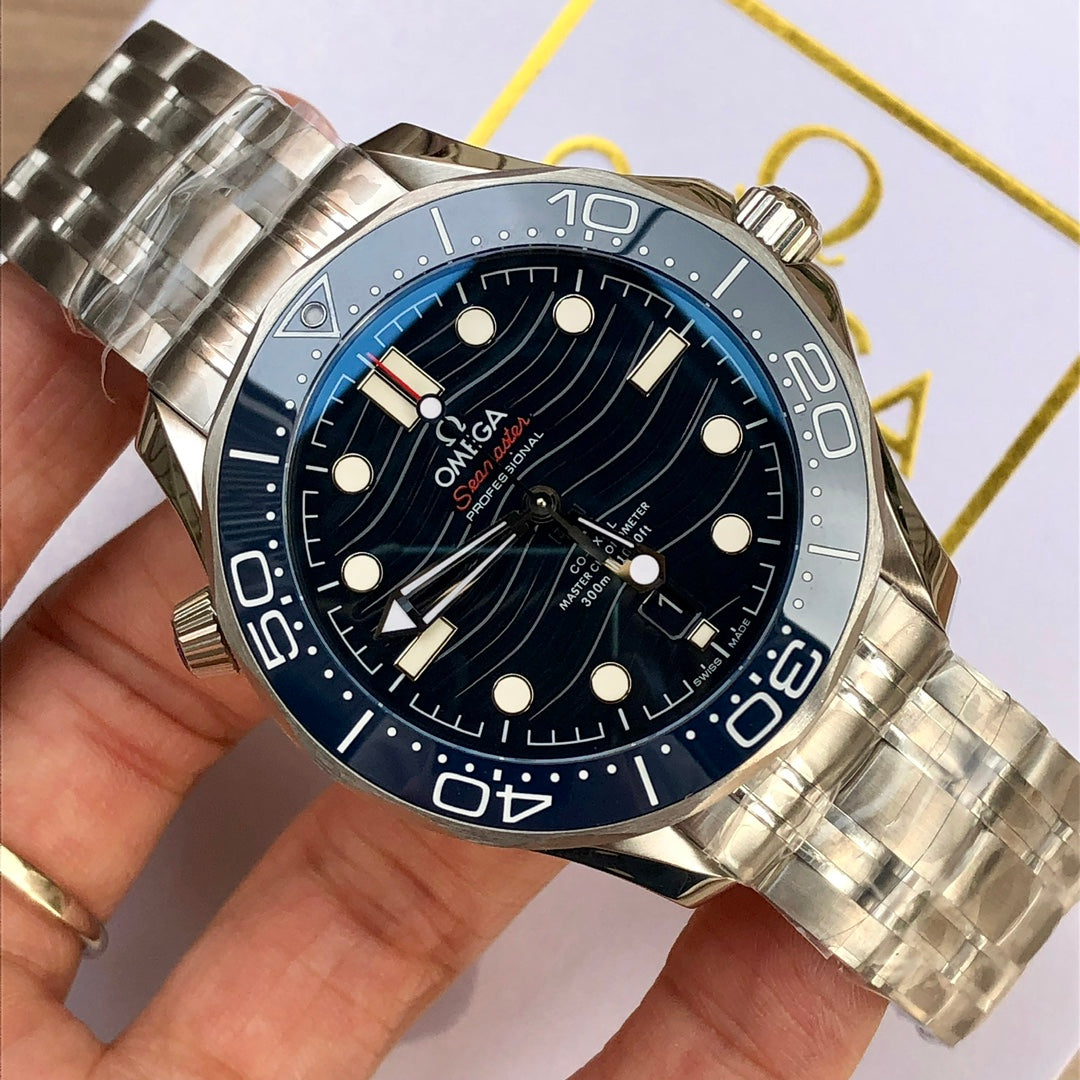 오메가 씨마스터 다이버 300M 코-액시얼 마스터 크로노미터 스틸 블루 42mm 청판