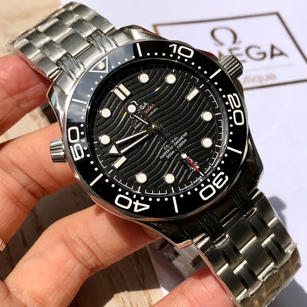 오메가 씨마스터 다이버 300M 코-액시얼 마스터 크로노미터 스틸 블랙 42mm
