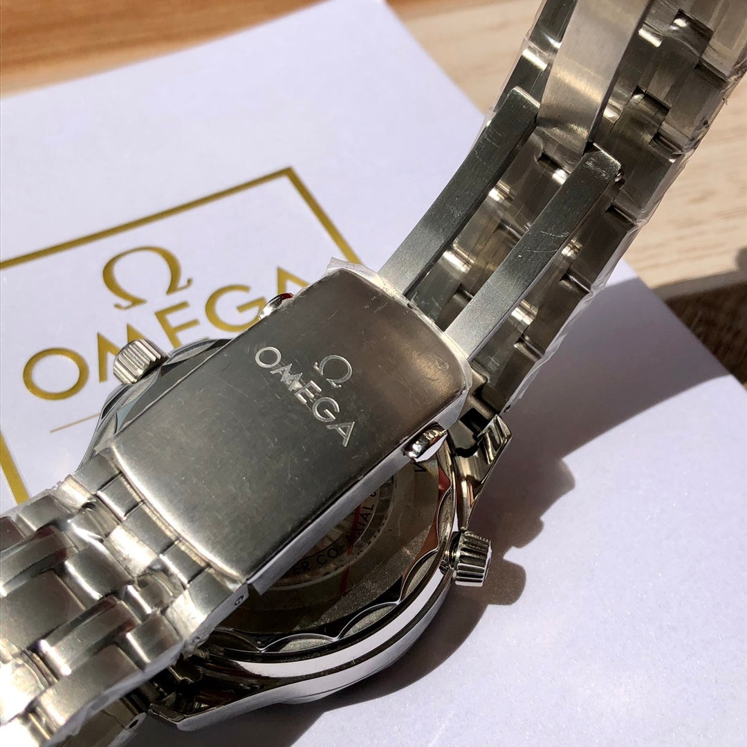 오메가 씨마스터 다이버 300M 코-액시얼 마스터 크로노미터 스틸 블랙 42mm