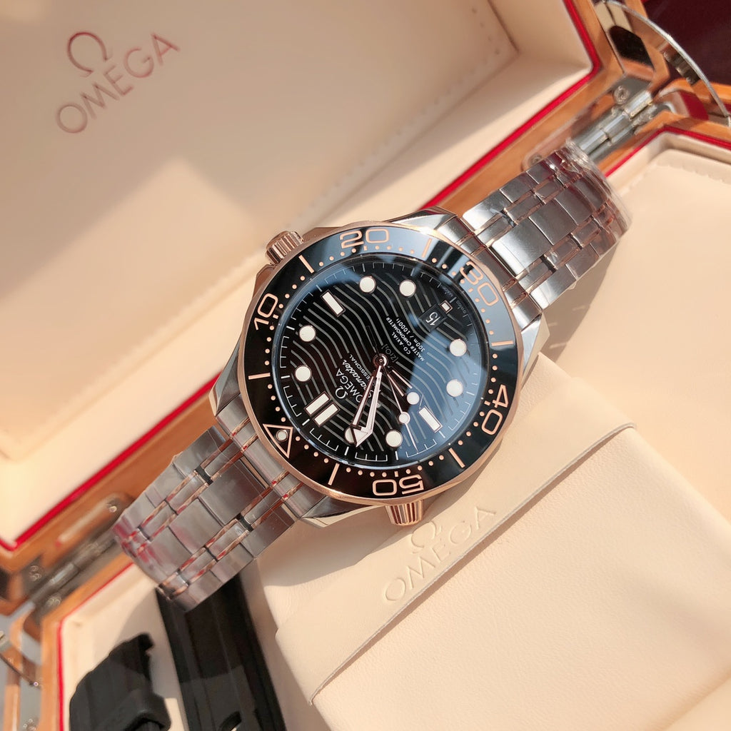 씨마스터 다이버 300M 블랙 세라믹 콤비 (옐로우골드 / 로즈골드) 42mm