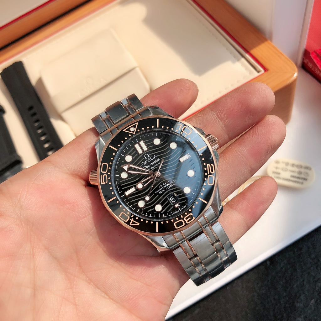 씨마스터 다이버 300M 블랙 세라믹 콤비 (옐로우골드 / 로즈골드) 42mm