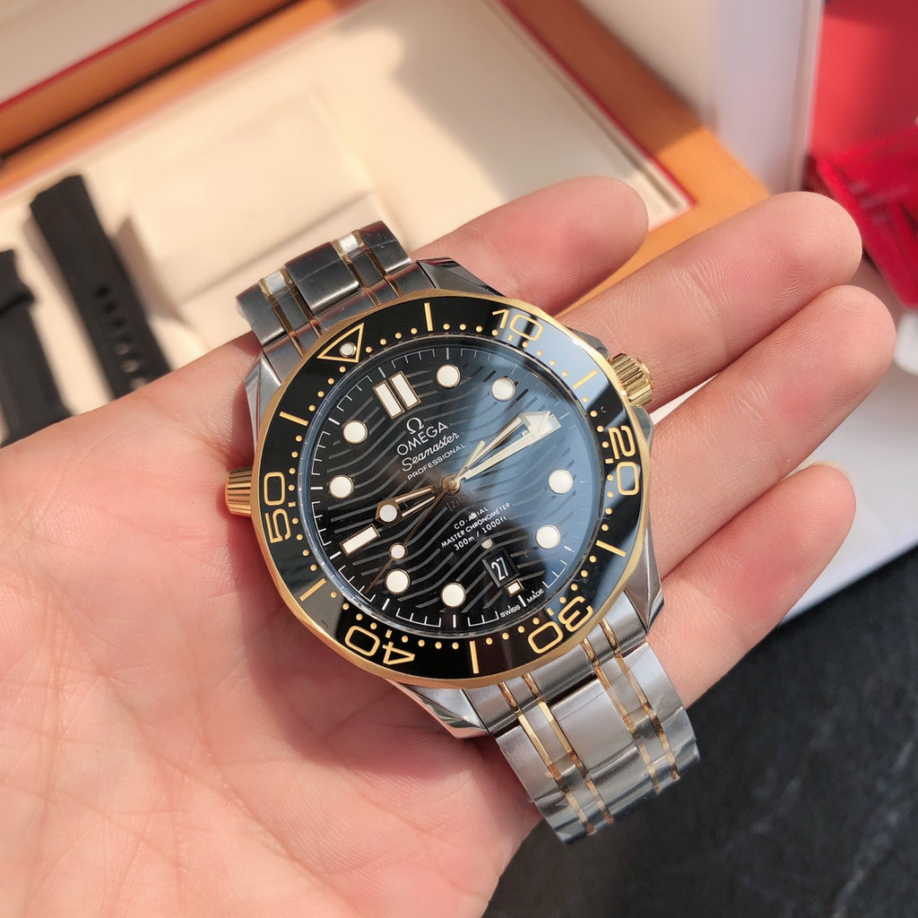 씨마스터 다이버 300M 블랙 세라믹 콤비 (옐로우골드 / 로즈골드) 42mm