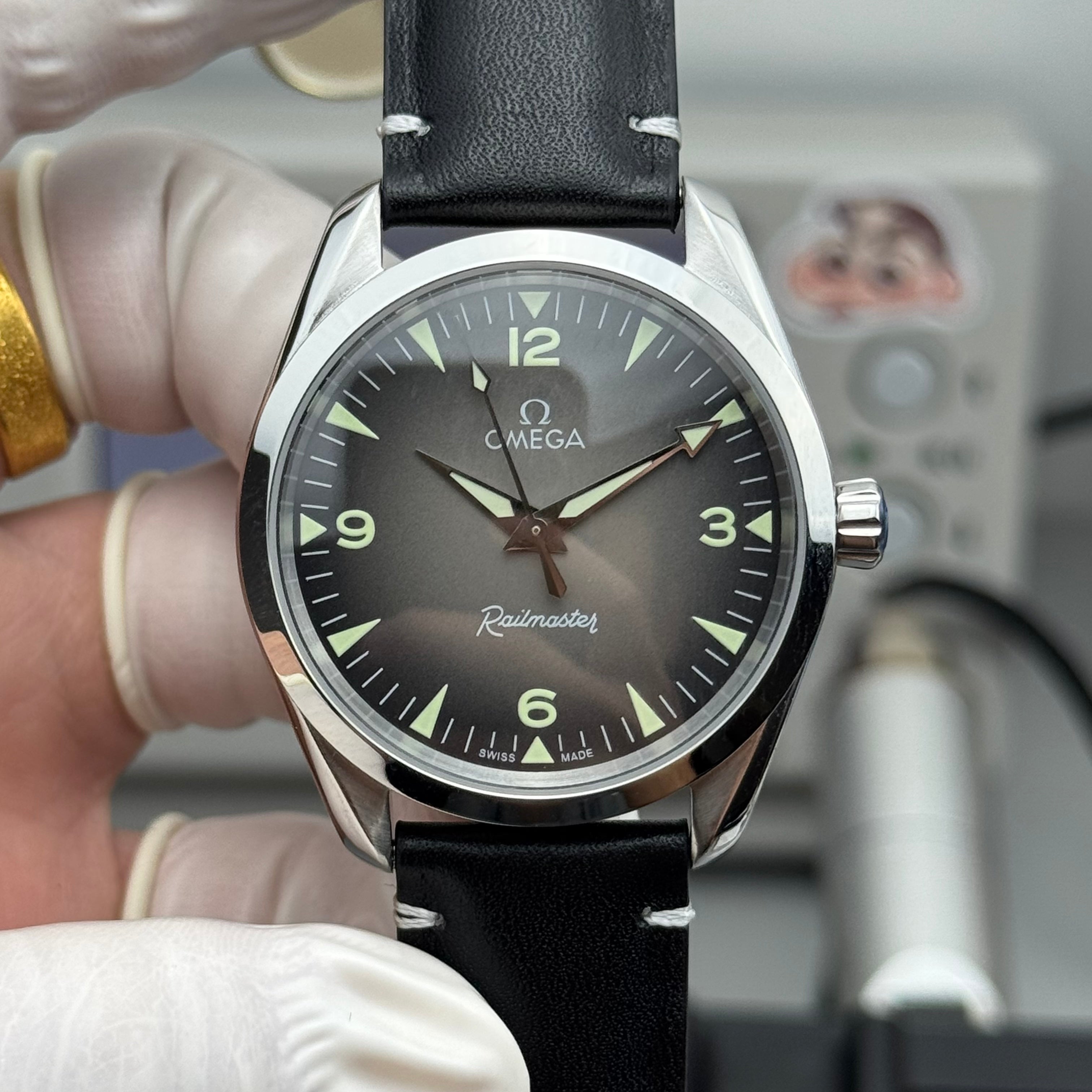 오메가 씨마스터 레일마스터 그레이 다이얼 38mm 가죽 스트랩