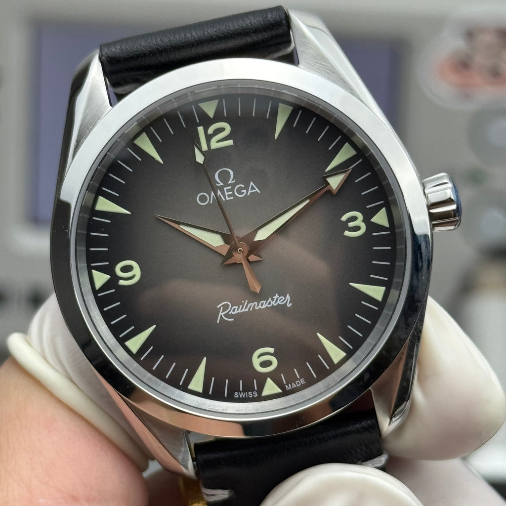 오메가 씨마스터 레일마스터 그레이 다이얼 38mm 가죽 스트랩