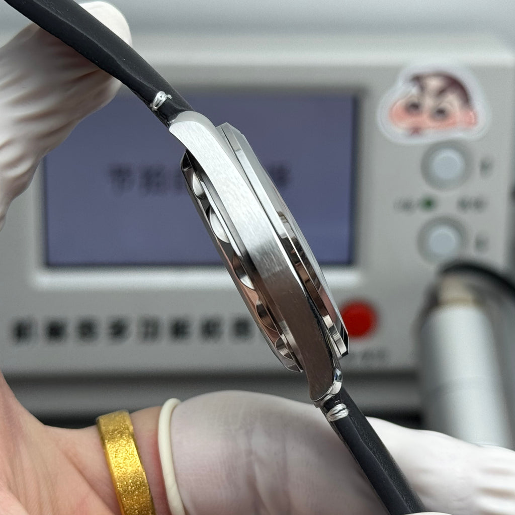 오메가 씨마스터 레일마스터 그레이 다이얼 38mm 가죽 스트랩