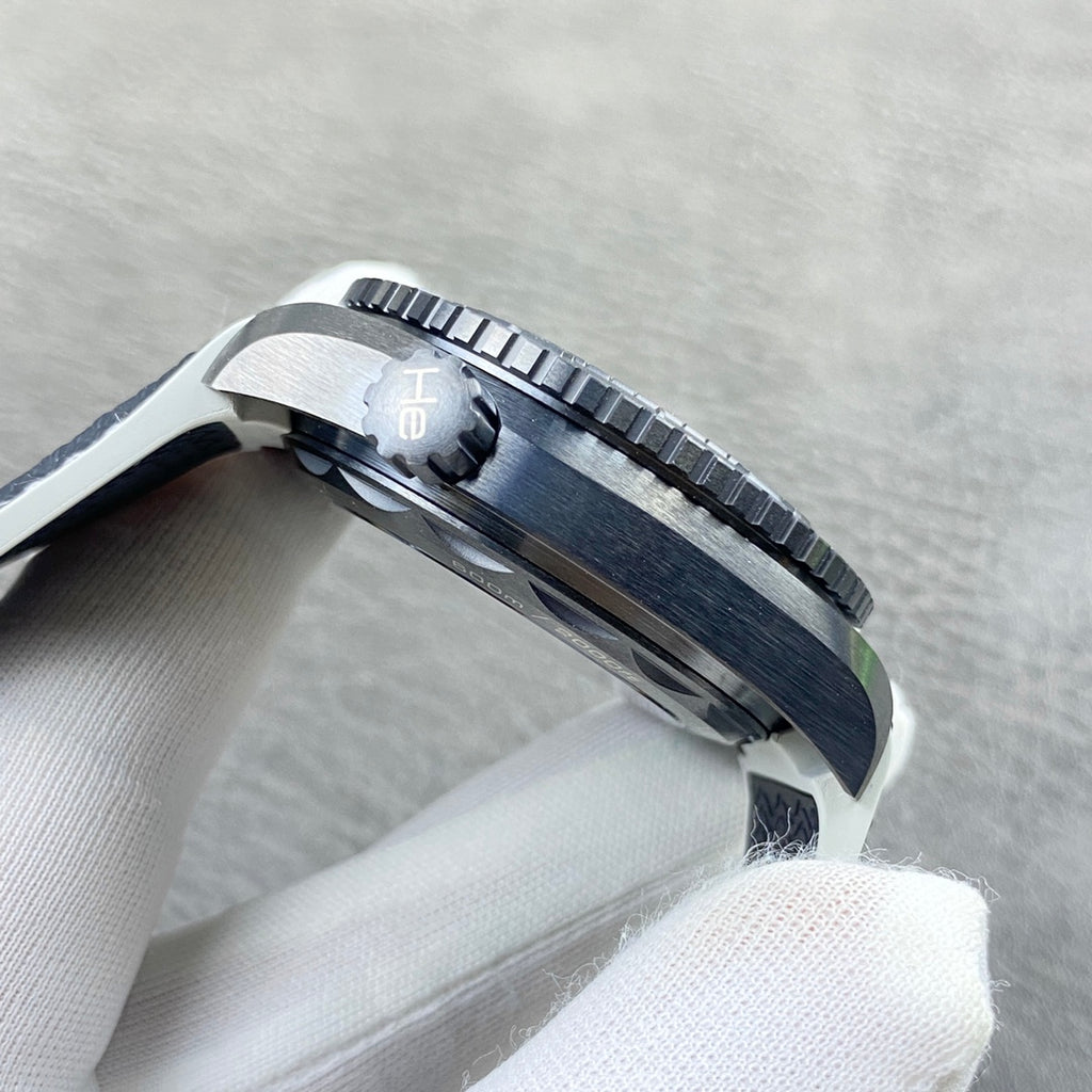 오메가 씨마스터 플래닛 오션 GMT 월드타임 딥그레이 45.5mm (블랙 패브릭 / 블루 패브릭 / 블랙 러버 스트랩)