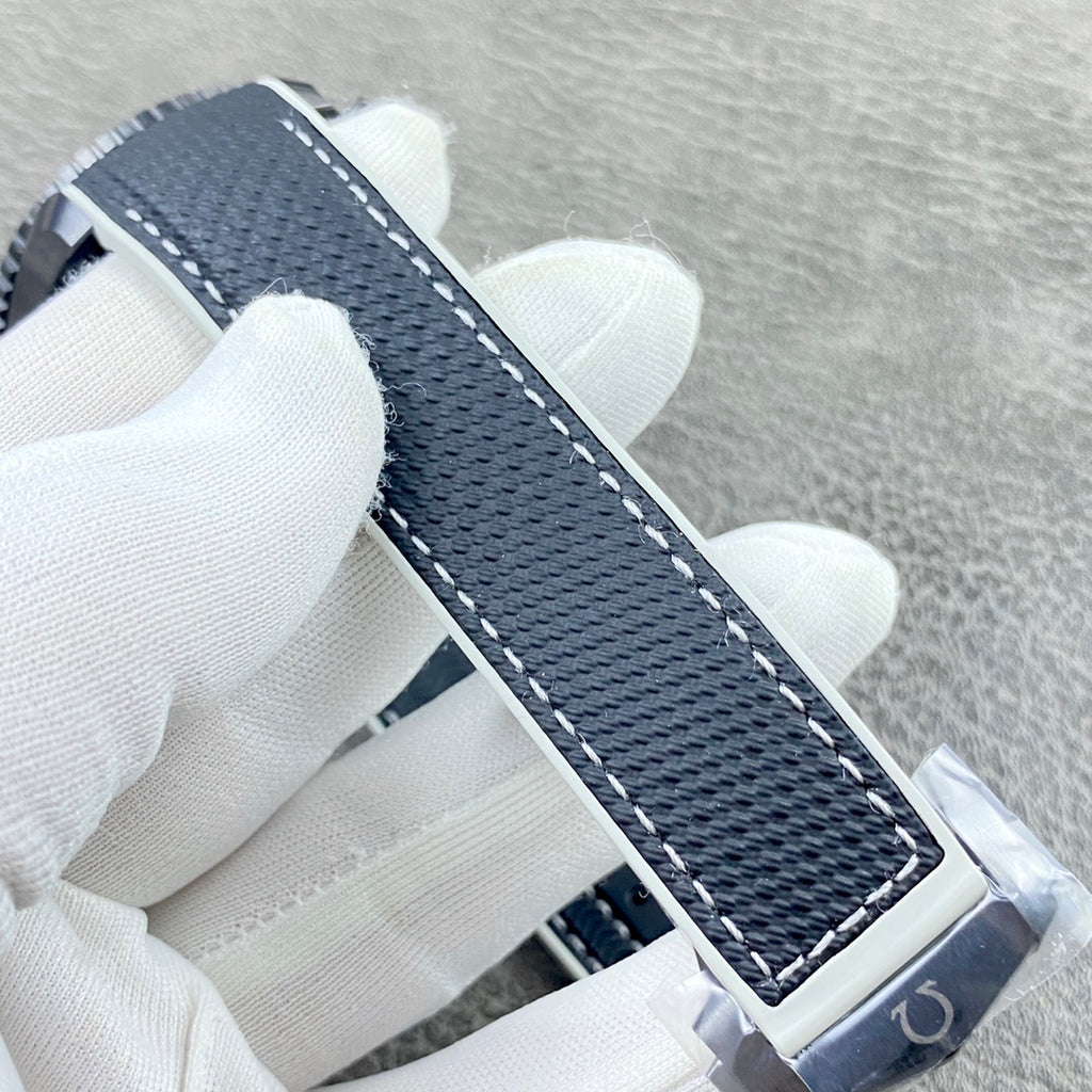 오메가 씨마스터 플래닛 오션 GMT 월드타임 딥그레이 45.5mm (블랙 패브릭 / 블루 패브릭 / 블랙 러버 스트랩)