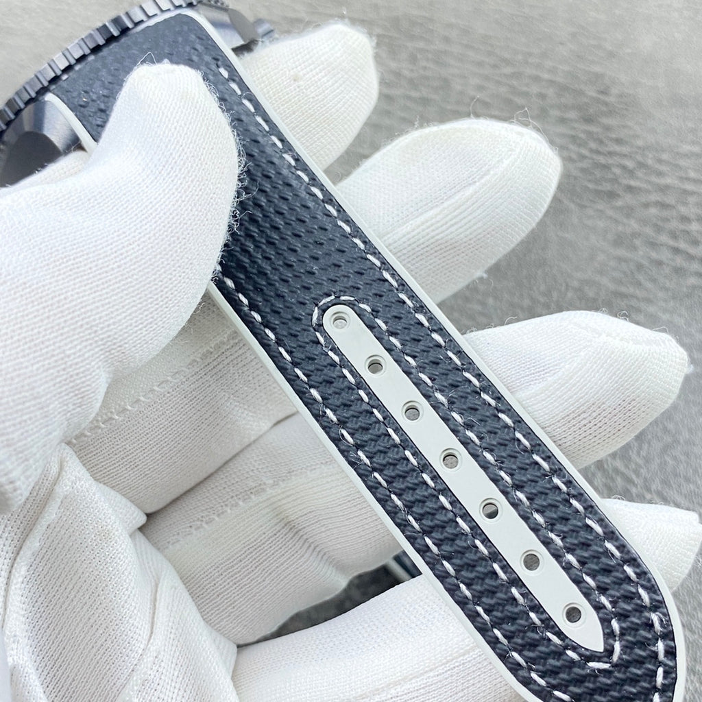 오메가 씨마스터 플래닛 오션 GMT 월드타임 딥그레이 45.5mm (블랙 패브릭 / 블루 패브릭 / 블랙 러버 스트랩)