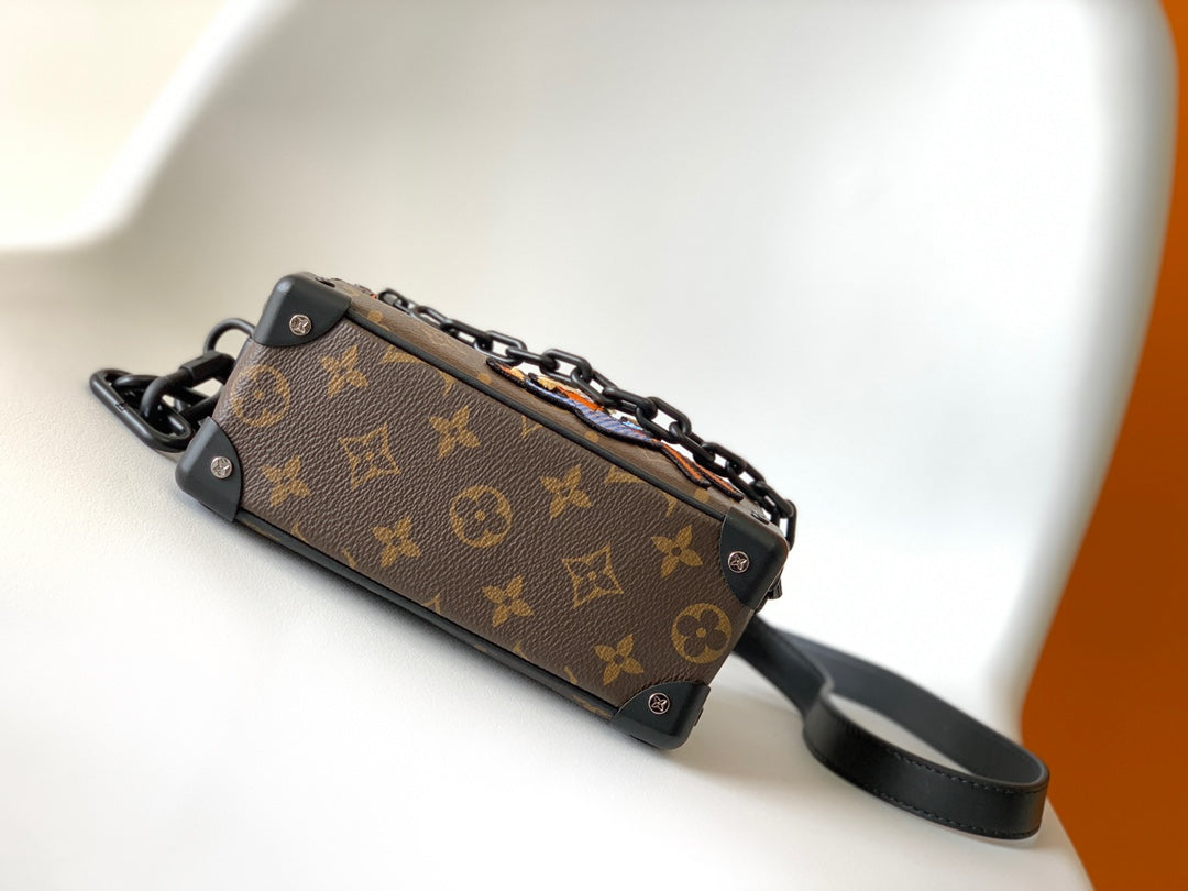 루이비통 브라운 모노그램 LV 프렌즈 패치 미니 소프트 트렁크