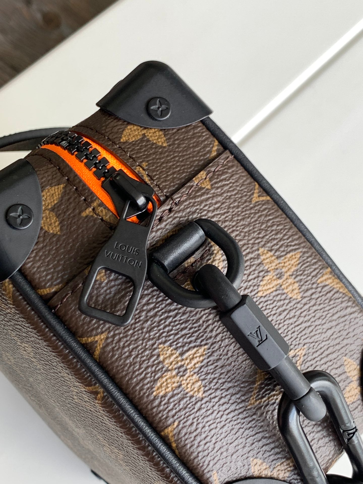 루이비통 브라운 모노그램 LV 프렌즈 패치 미니 소프트 트렁크