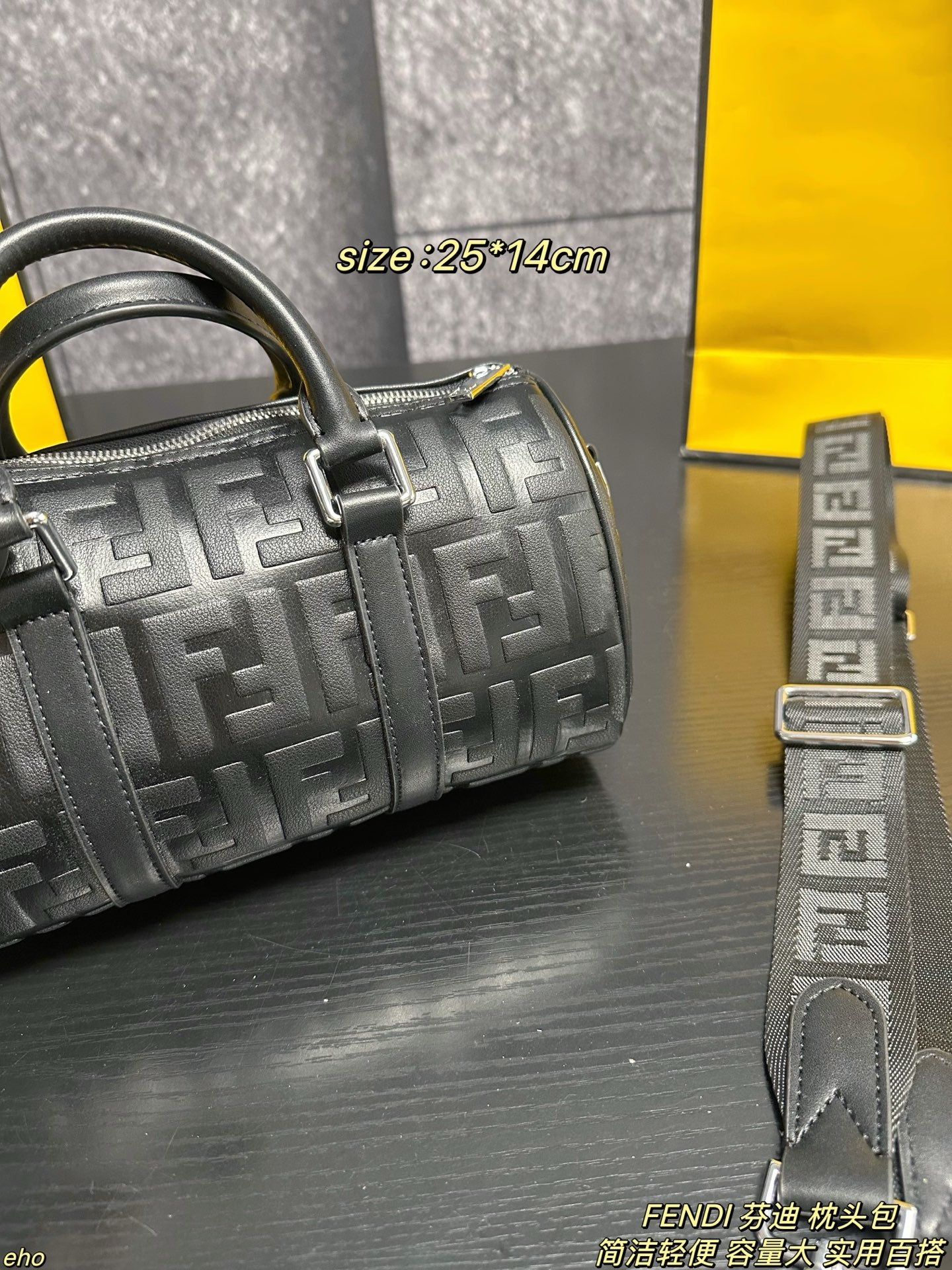 펜디 FF 엠보스 블랙 레더 미니 보스턴백 25cm
